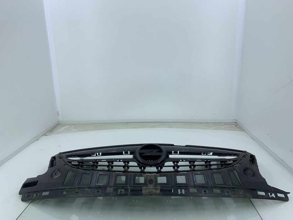 Dezmembrez Grila bara fata de pe Opel CORSA D 2006-2014