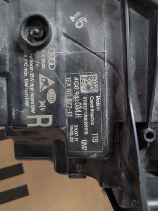 Фар десен за Audi A6 4G Facelift C7 LED