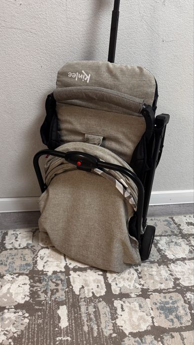 Коляска прогулочная