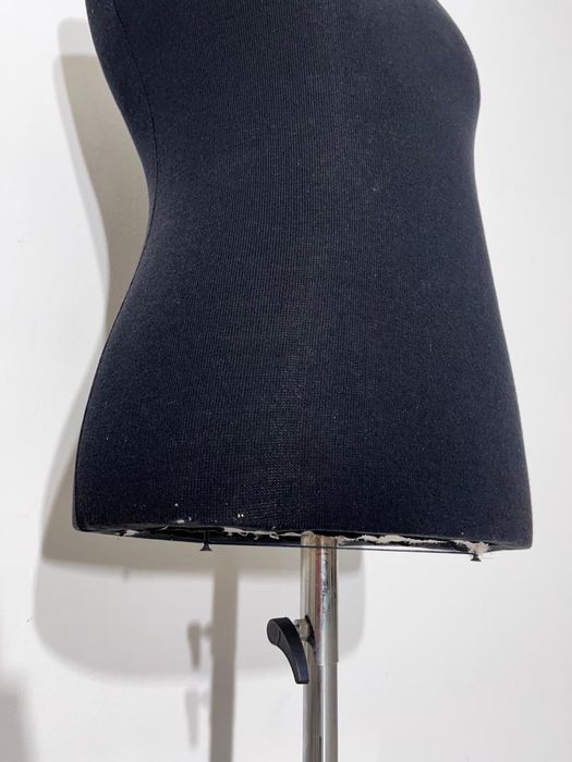 Bust Croitorie Damă Textil Negru Pe Picior Metalic Reglabil; Manechin