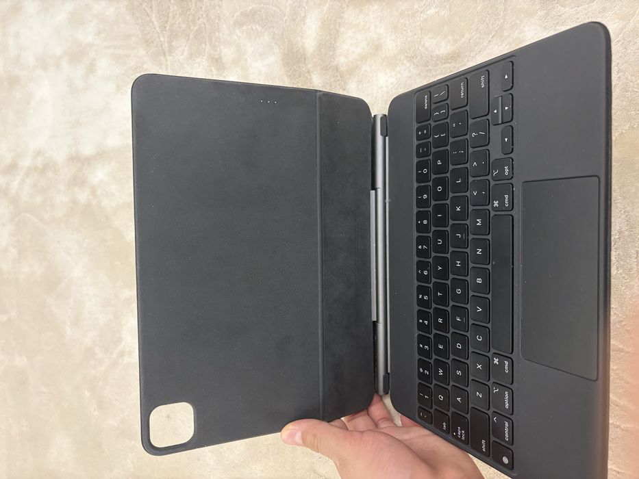 Клавиатура для айпад эйр 5/4 magic keyboard в отличном состояние