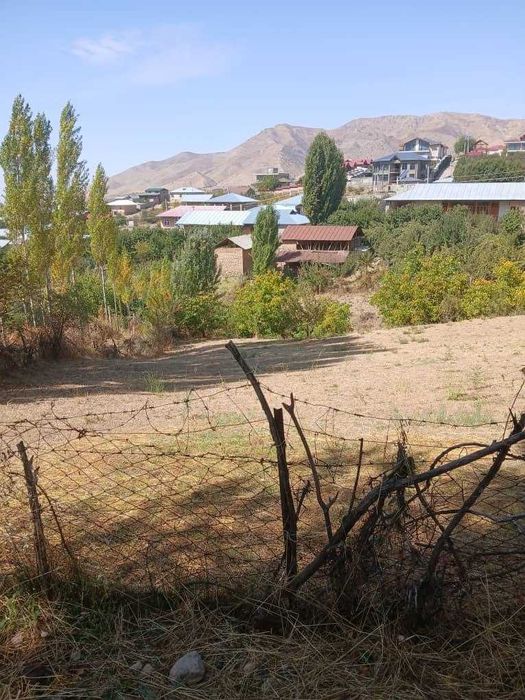 Toshkent viloyati Parkent tumani Kumushkonda turar yer sotiladi