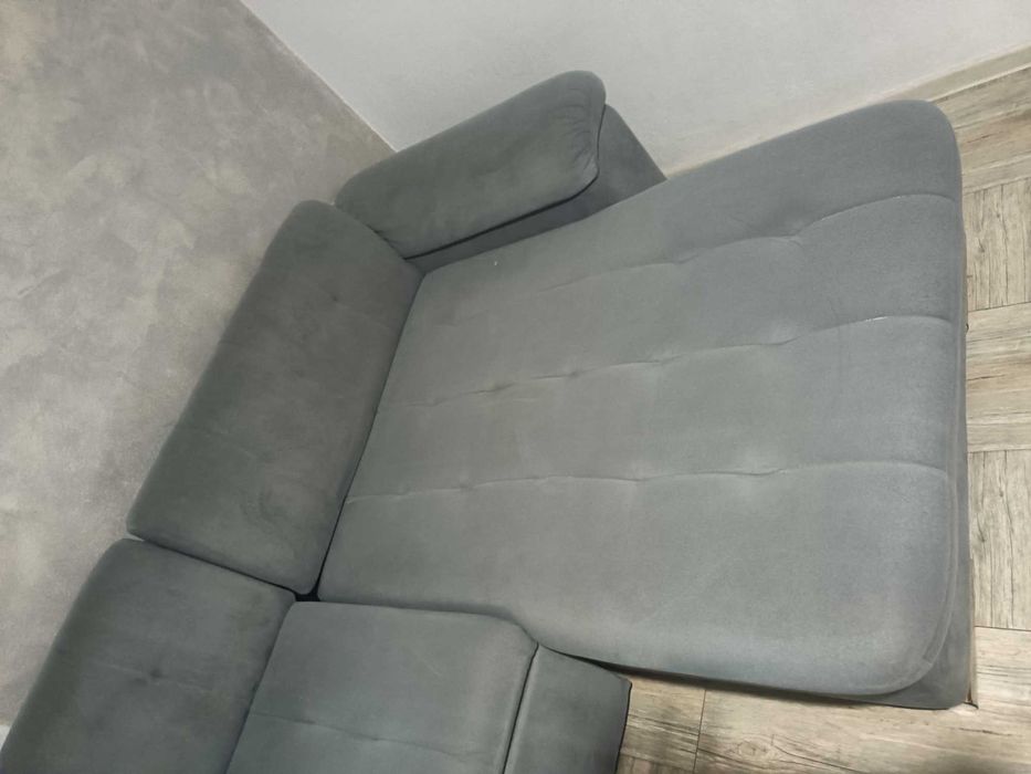 Canapea în formă de U