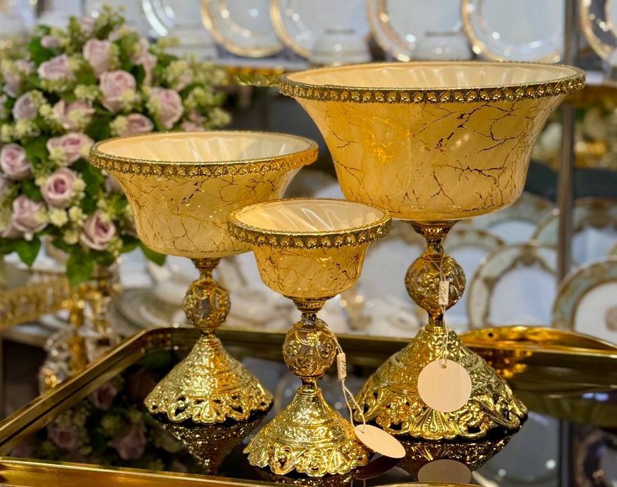 Набор декоративных чаш из мрамора и золота premium
