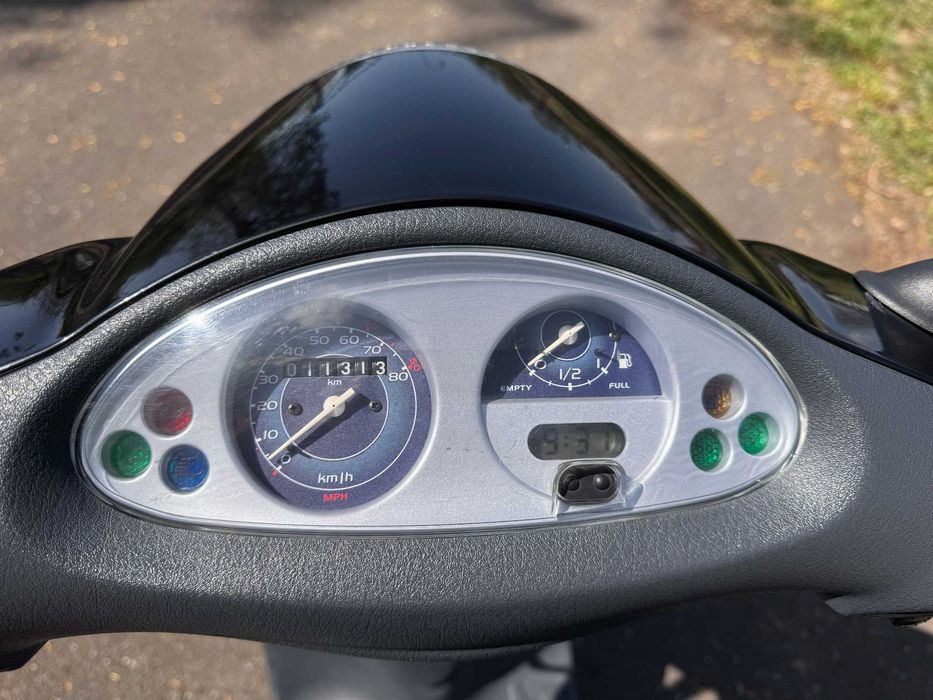 Scuter Piaggio FLY impecabil: 2 timpi, 49 cmc, doar 11.350 km+cadouri