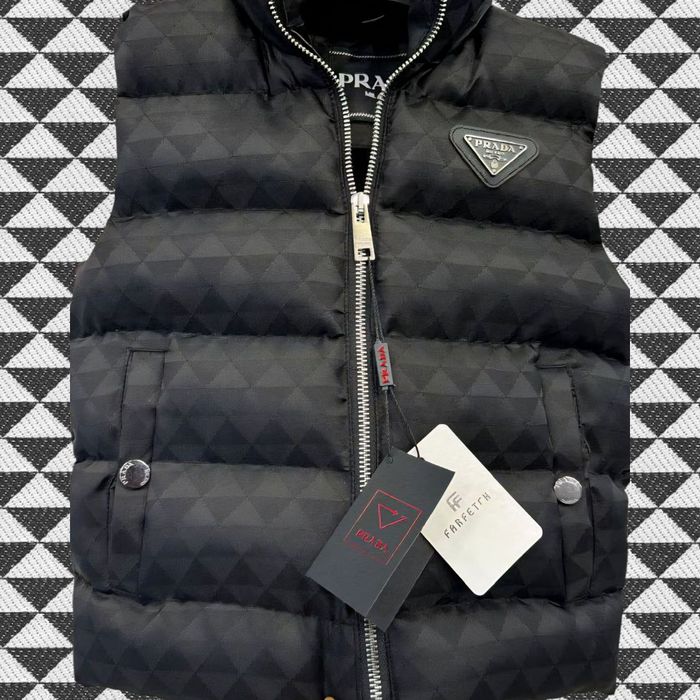 Детская жилетка Prada
