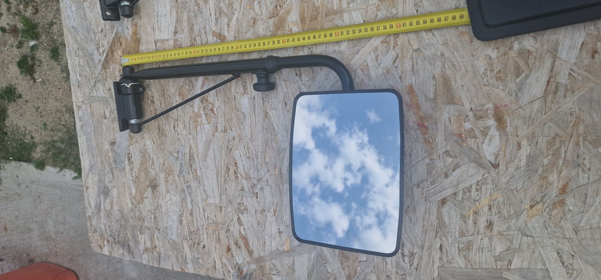 Brat oglinda telescopic lung cu oglinda pret 550 lei este reglabila se