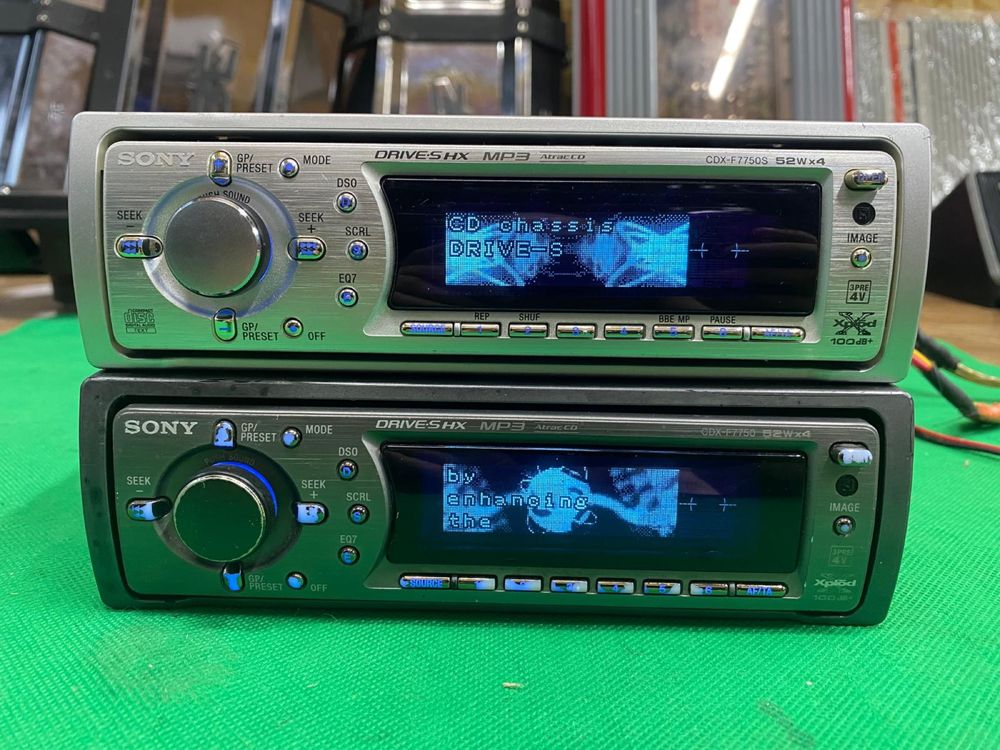 CD player auto Sony CDX F 7750,fata aluminiu