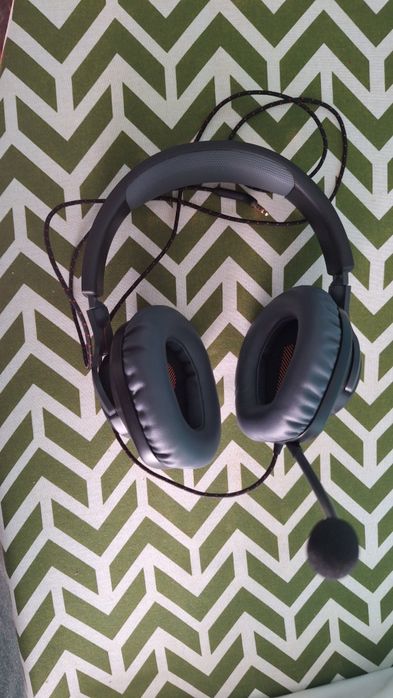 Căști de gaming JBL Quantum 100 noi