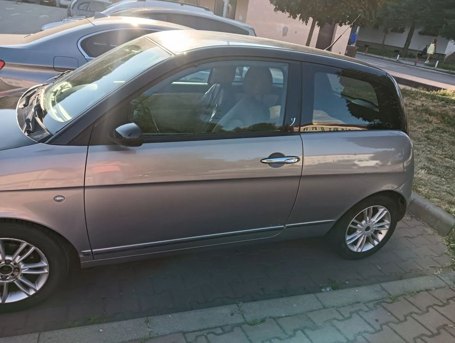 Lancia Ypsilon Lancia Ypsilon benzinar cu gpl ,foarte economic