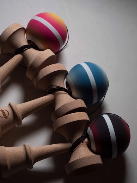 Kendama sweets antiskid 2.0 horizon fade broken shape blue
