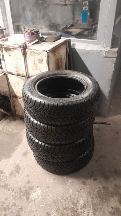 Продам шины зимние на липучках