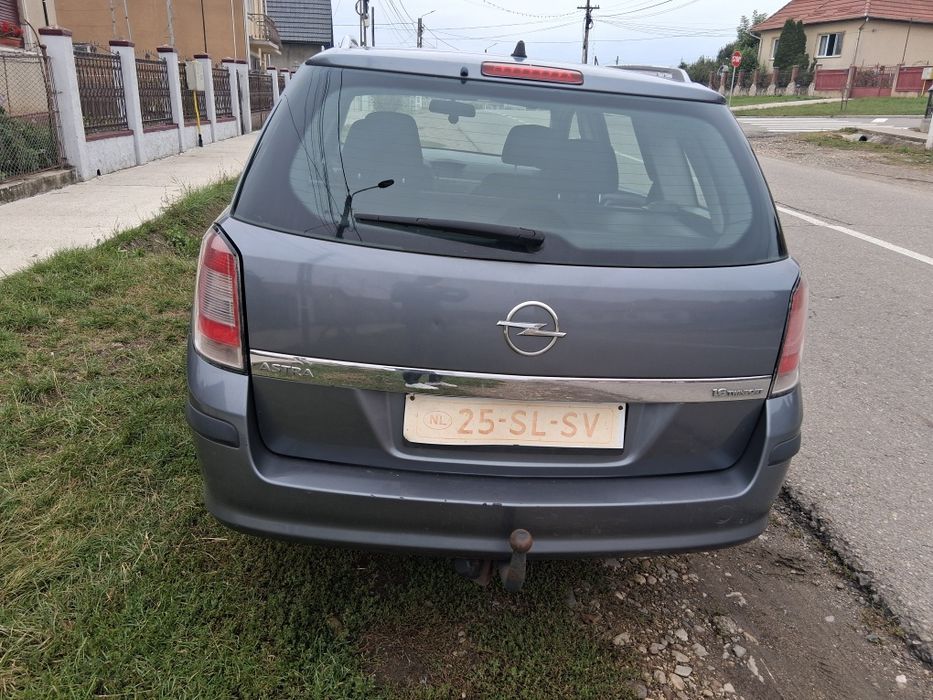 Vând Opel Astra H Urgent  An 2005
