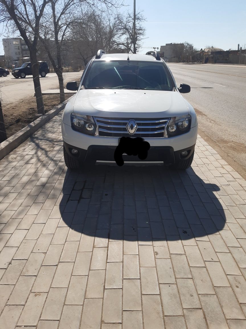 Продаётся автомобиль Рено Дастер