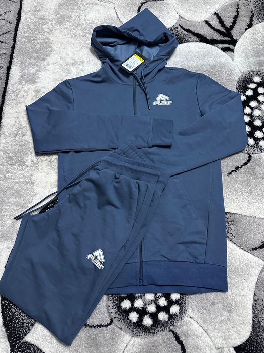 Мъжки екип на FLAIR