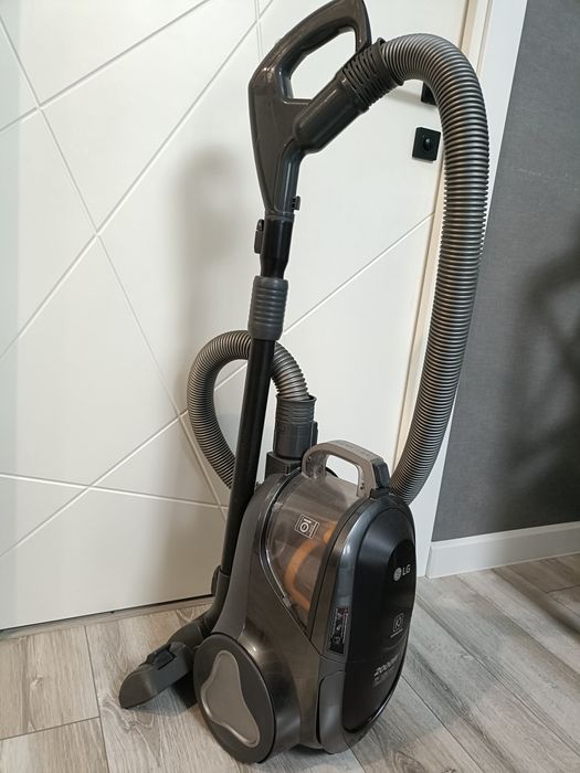 Пылесос LG 2000 w