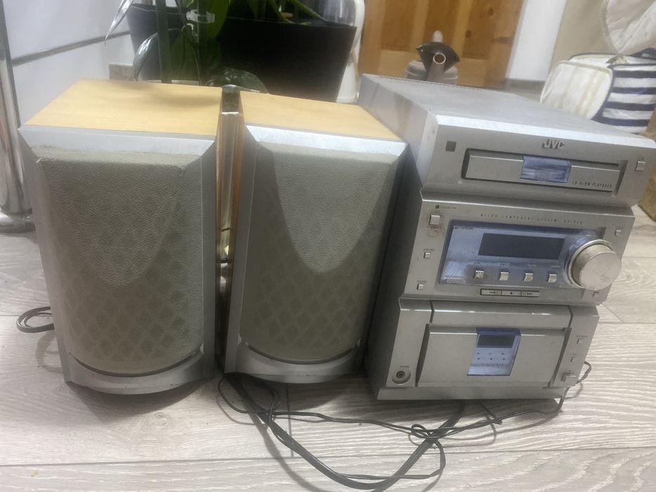 Radiocasetofon cu casete