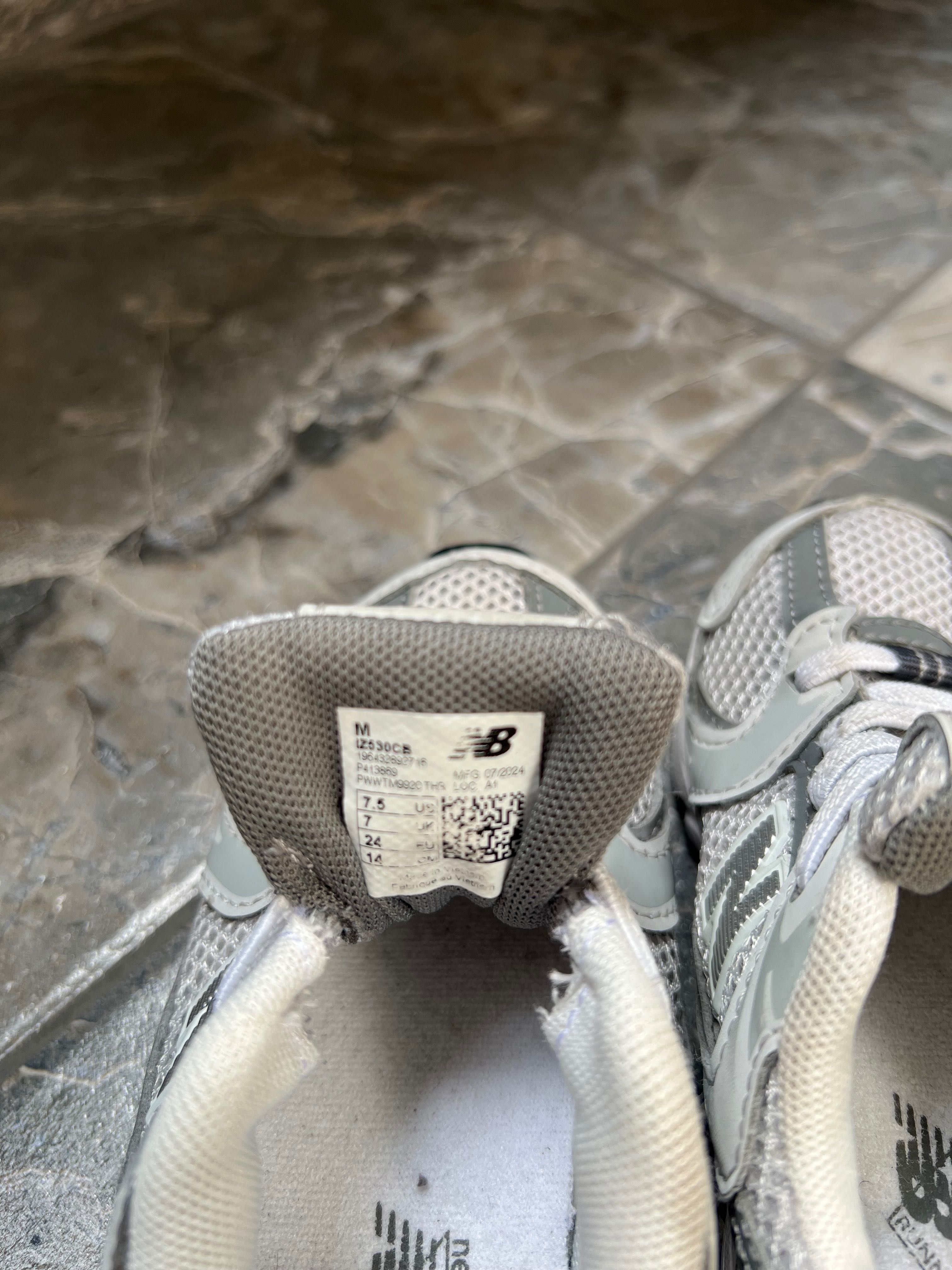 Маратонки new balance  номер 24