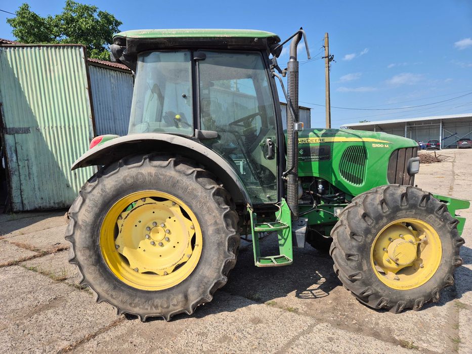 John Deere 5100 M