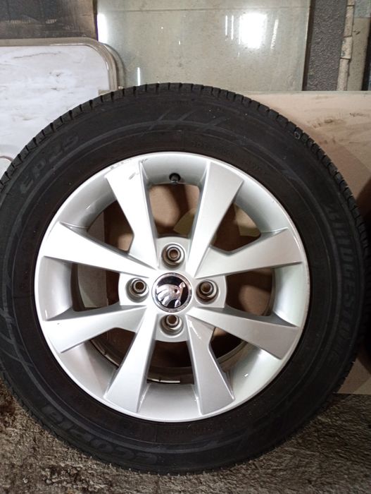 ШКОДА СИТИ джанти със летни гуми 175/65/14 5J ET35 4x100 цо56,1