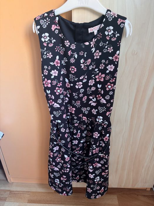 Rochie c&a marimea 134