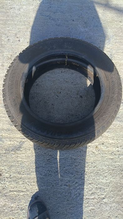 Vând cauciucuri cu tepi yokohama 205/55/R16