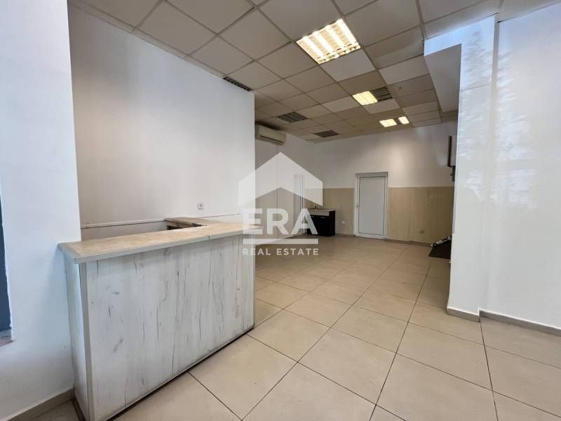 Търговско помещение с лице на ул. Пирин в Манастирски ливади