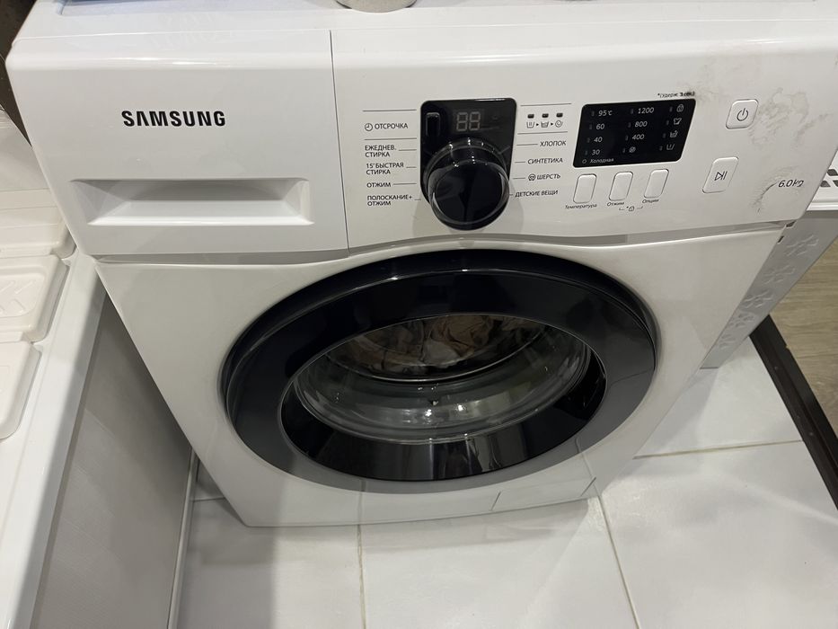 Продам машинку стиральную