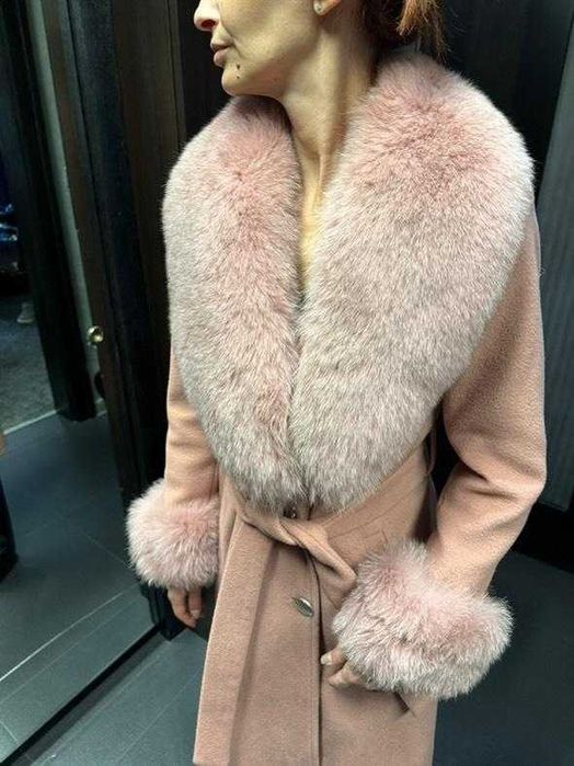 Розово палто с естествен косъм