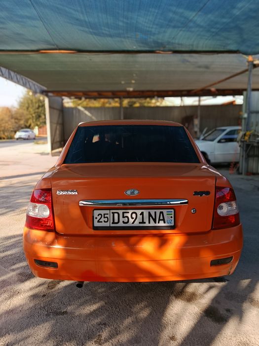Lada. (Vaz 2170).  Priora sotiladi yoki barterga