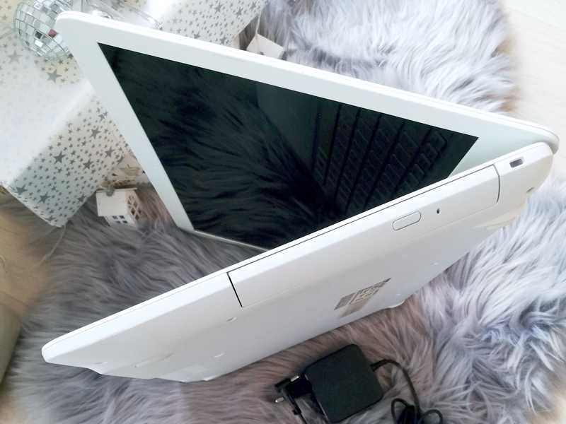 Laptop Asus 15,6 inch - Alb