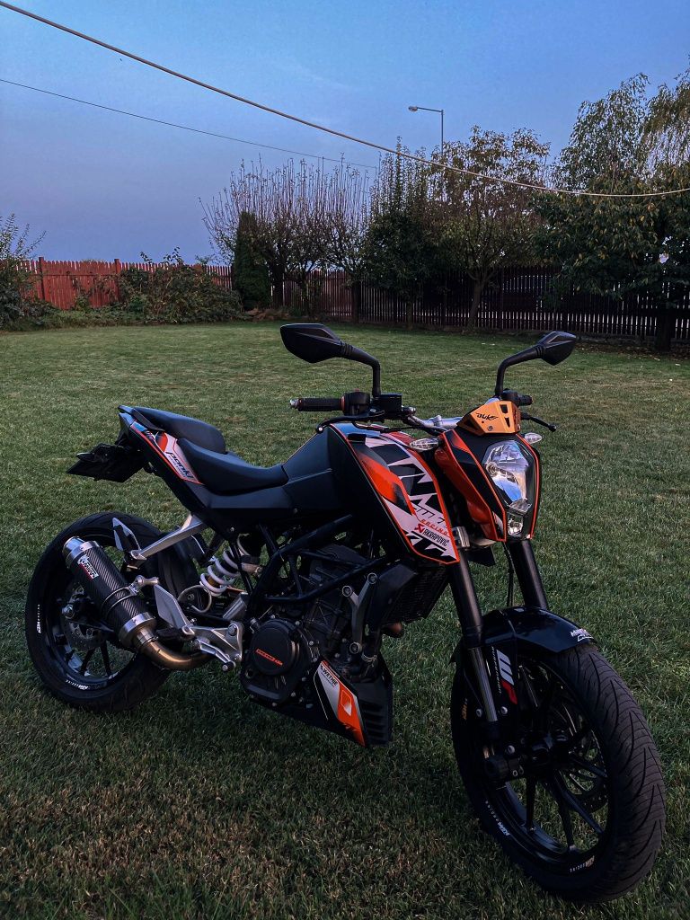 Vând KTM DUKE 125cm