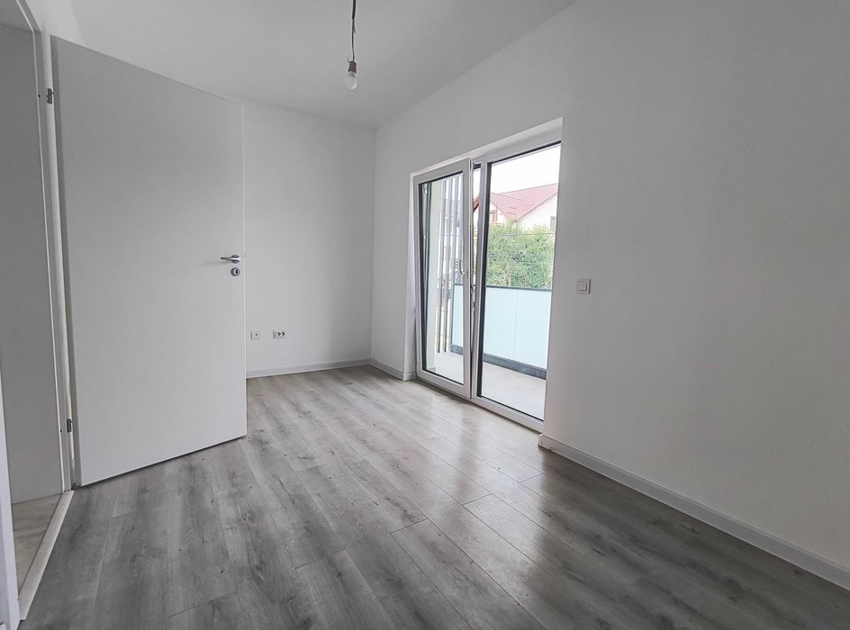 Vila tip duplex, Demisol + Parter + Etaj, Iasi - Hlincea