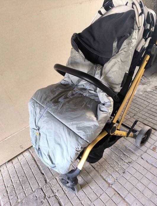 Лятна количка CHIPOLINO TWISTER 360° черна