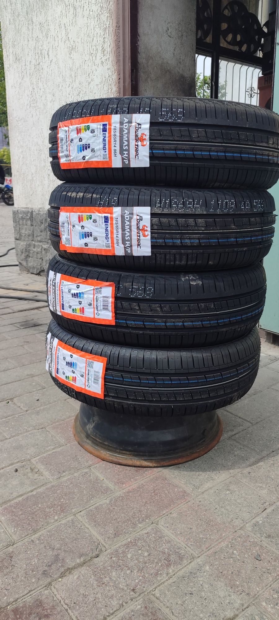 185/65R14 4 шины