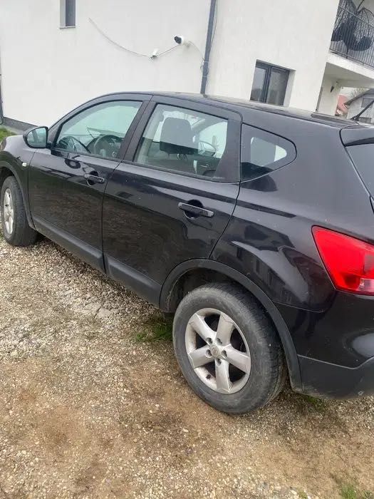 Vând  Nissan Qashqai