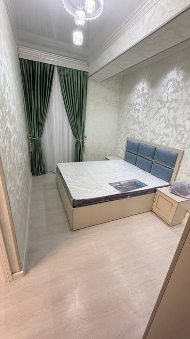 Kriti bozorda 3-xonali qilingan Arzon kvartira sotiladi. Xona