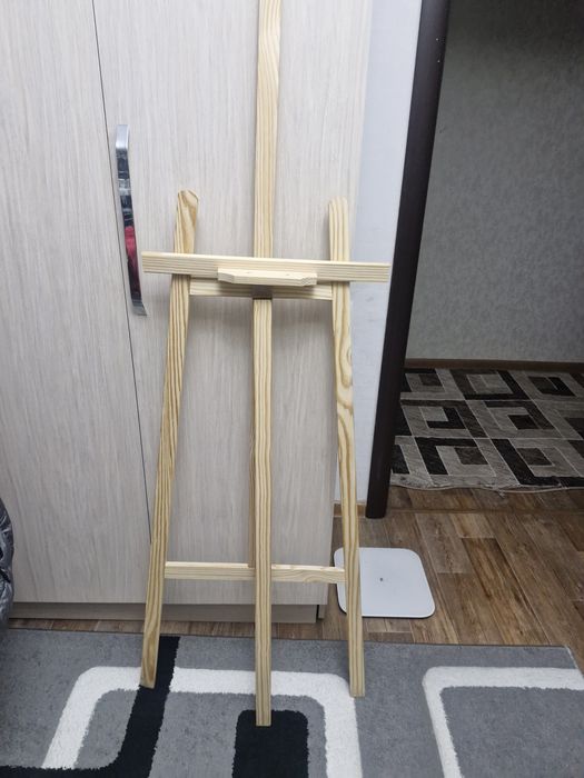 мольберт продам  .