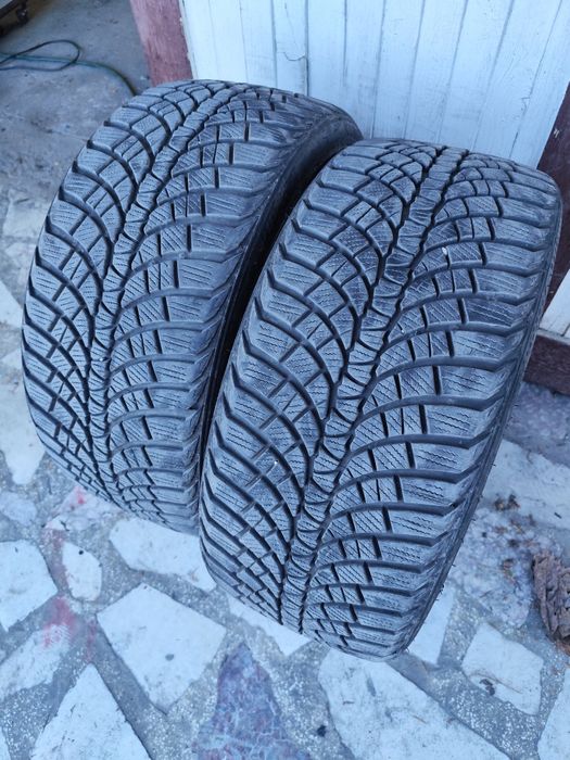 Зимни гуми 235 35 19 2бр.