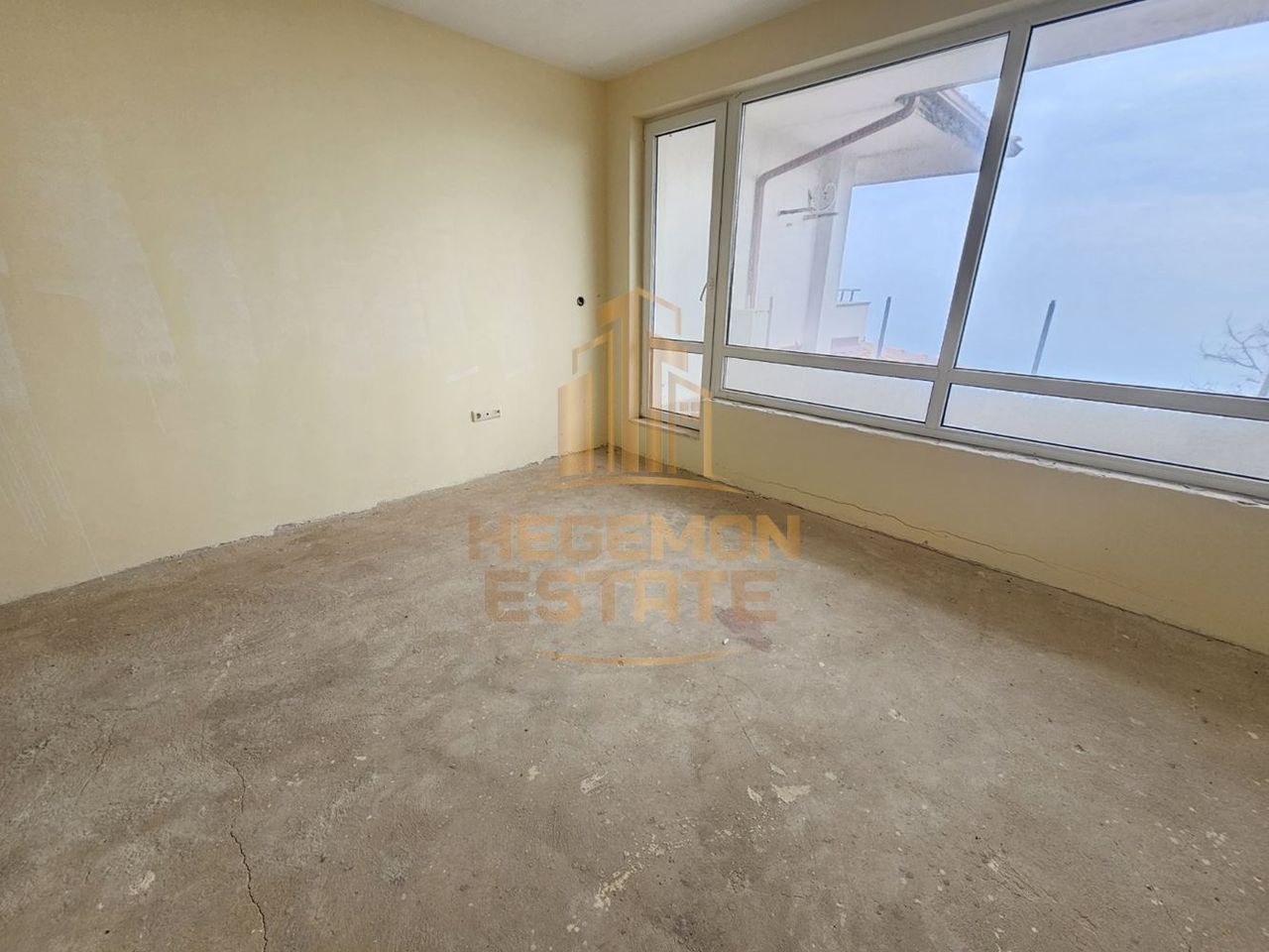 Продава се Двустаен апартамент в Бяла - 101 кв.м за 892 €/кв.м - Снимка #8