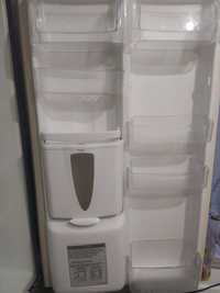 Холодильник LG в