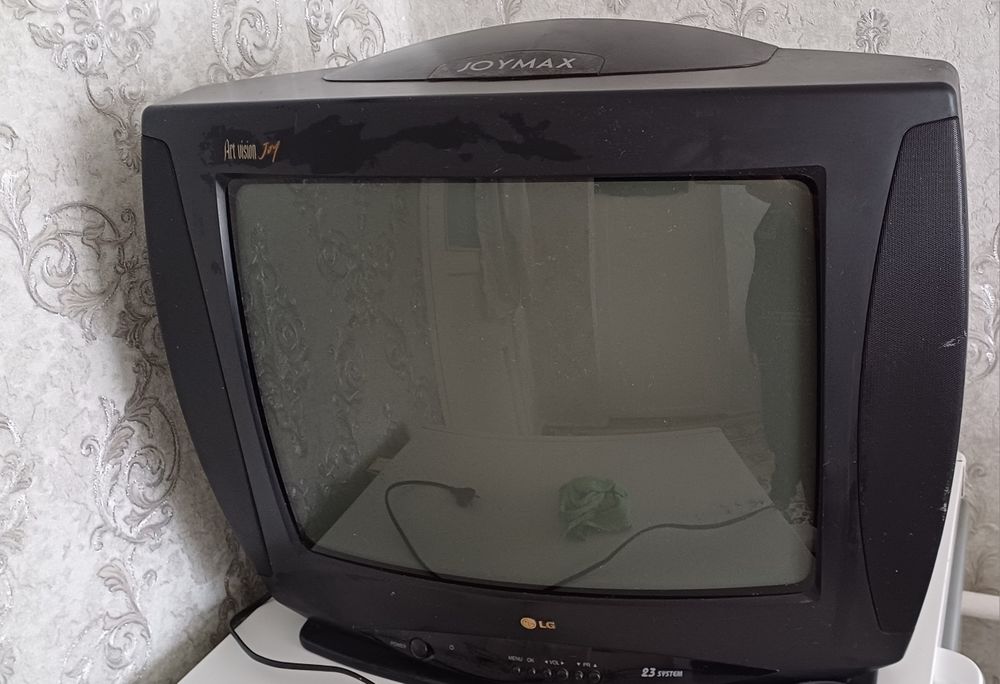 Продам цветной телевизор LG
