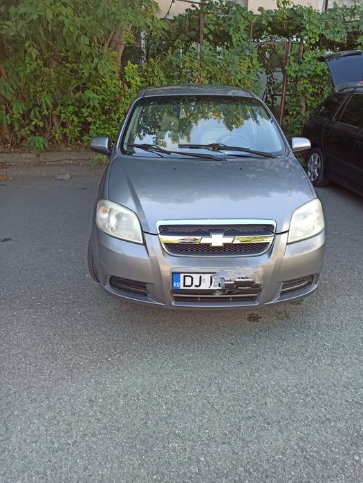 Vând Chevrolet Aveo