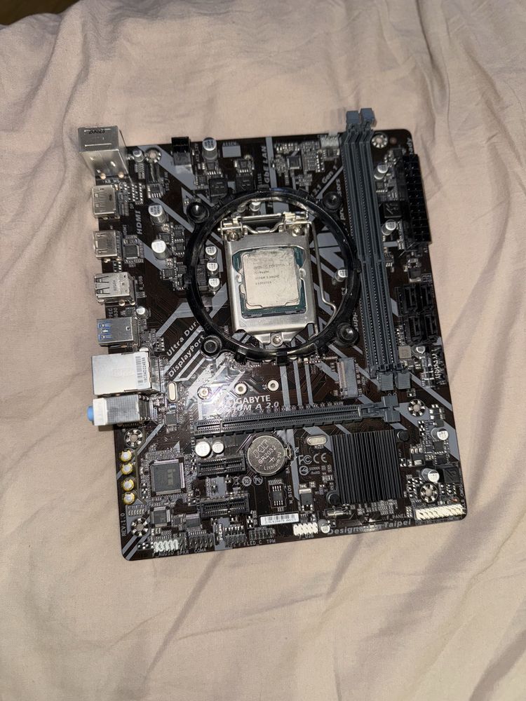 Процессор intel core i5-9400f. мат.плата Gigabyte H310M A2.0