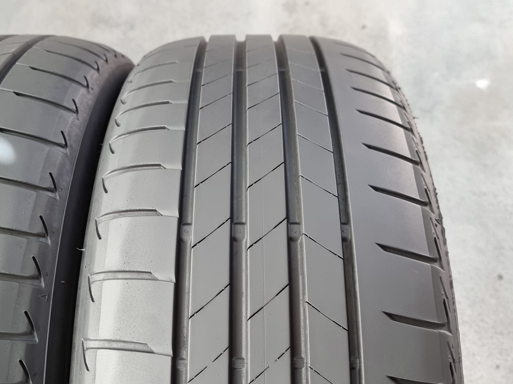 225/45/18 Bridgestone 2Броя: 160лв 6.5мм