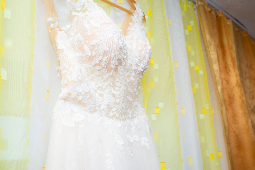 Vând rochie mireasă, în stare buna, mărimea s,