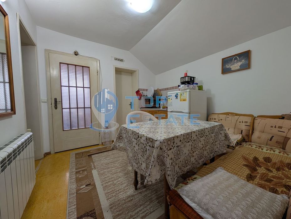 Двуетажна масивна вила до река в Еленския балкан