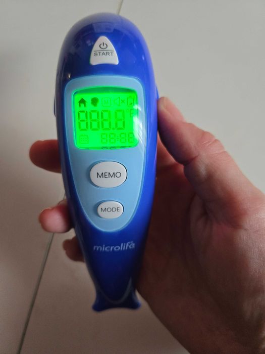 Продавам Microlife Инфрачервен безконтактен термометър Dolphin NC 400