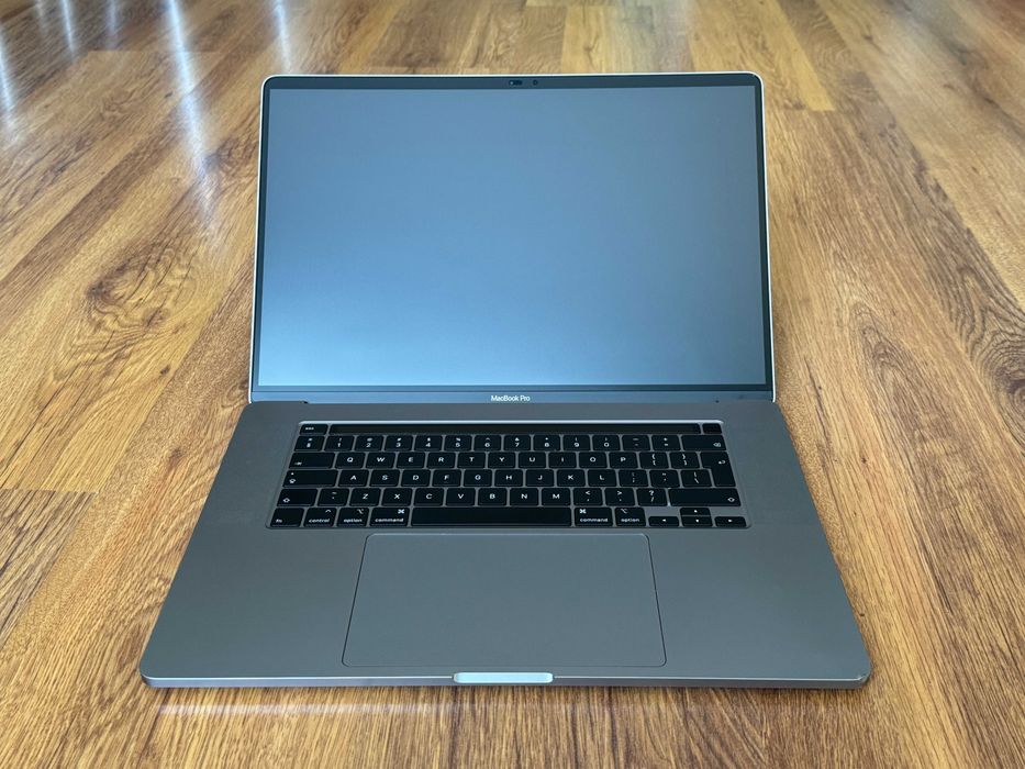 16' Core i7 Apple MacBook Pro 2019 32GB RAM/1TB SSD/Radeon Pro 5300M