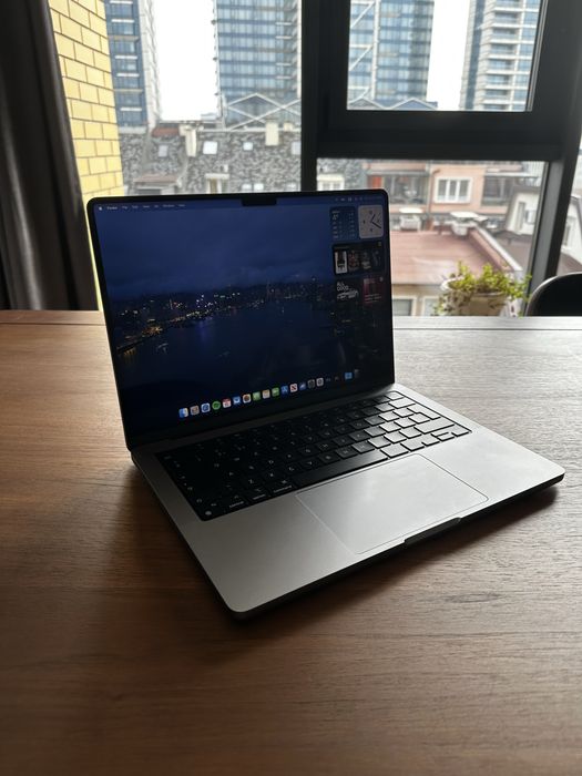 Macbook pro 14-inch M1 Pro